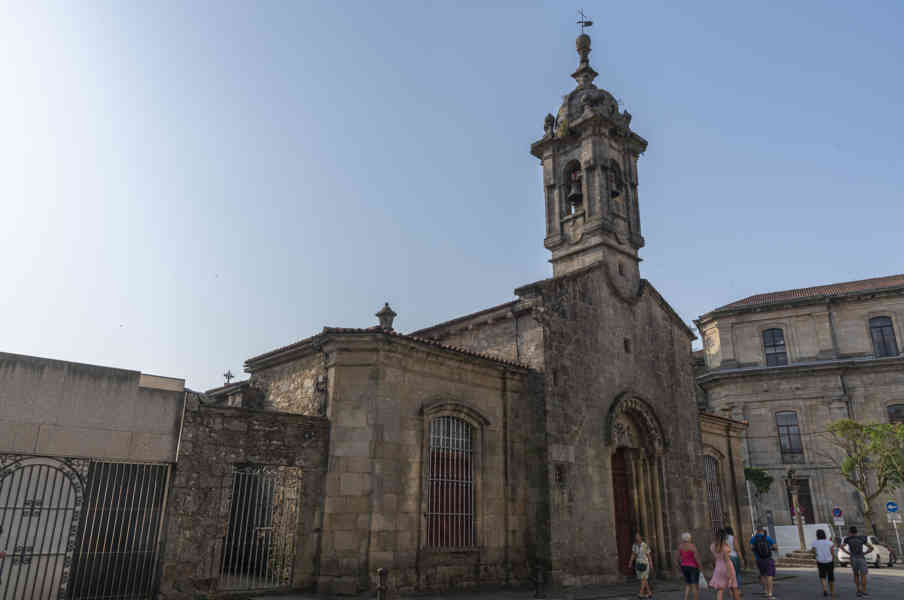 A Coruña 037 - Santiago de Compostela - iglesia de San Fix de Solovio.jpg